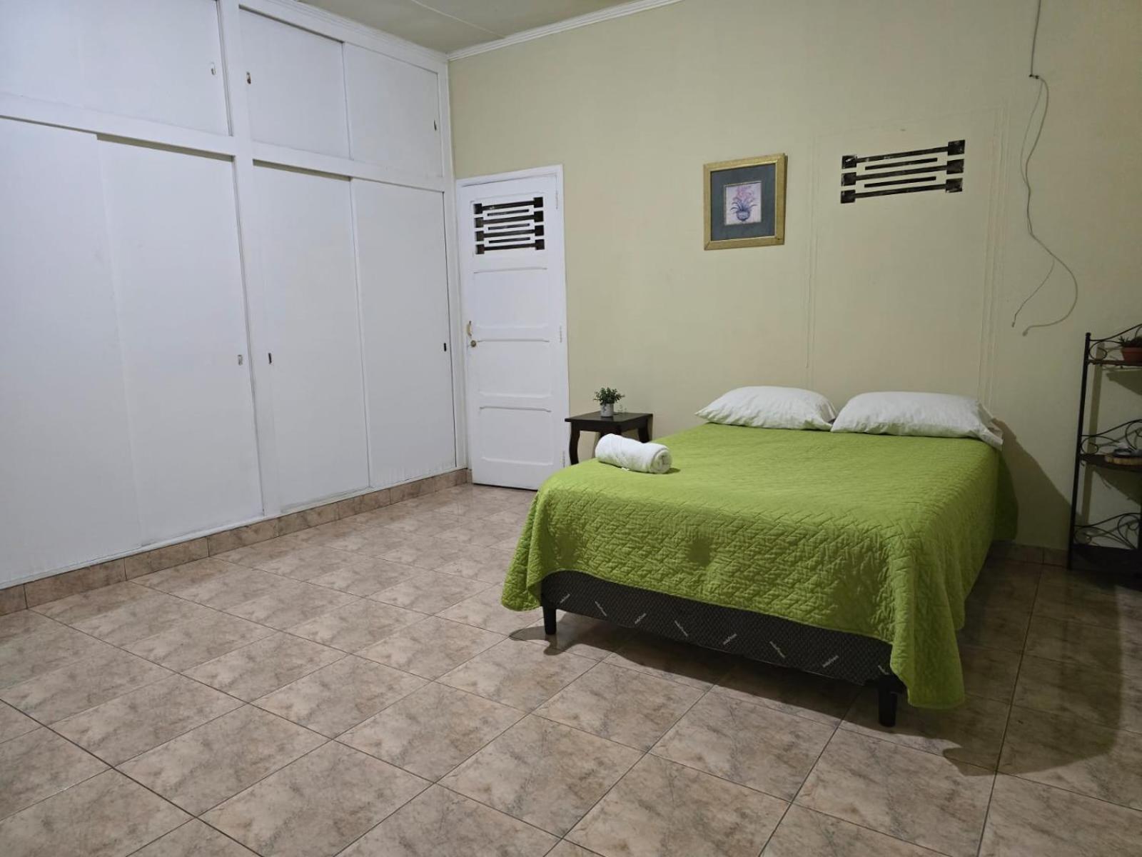 Hostal Casa Luna Santa Ana Luaran gambar