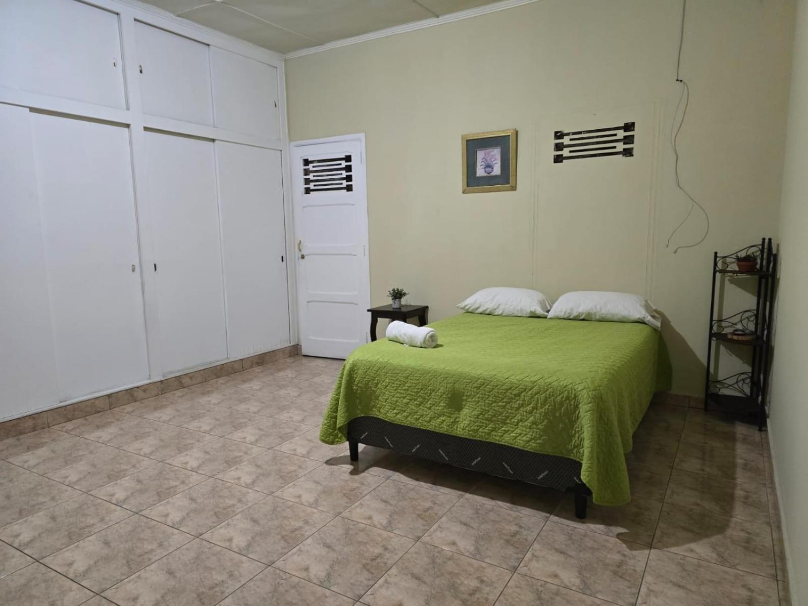 Hostal Casa Luna Santa Ana Luaran gambar