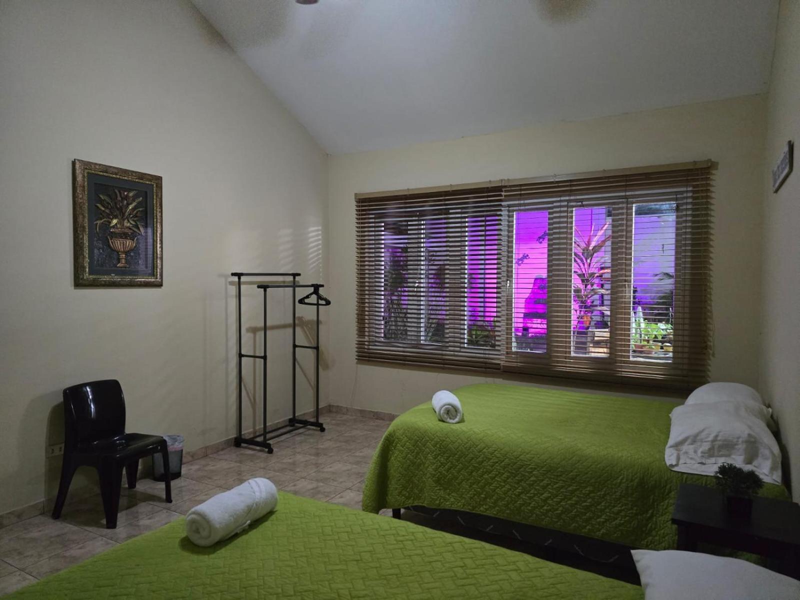 Hostal Casa Luna Santa Ana Luaran gambar