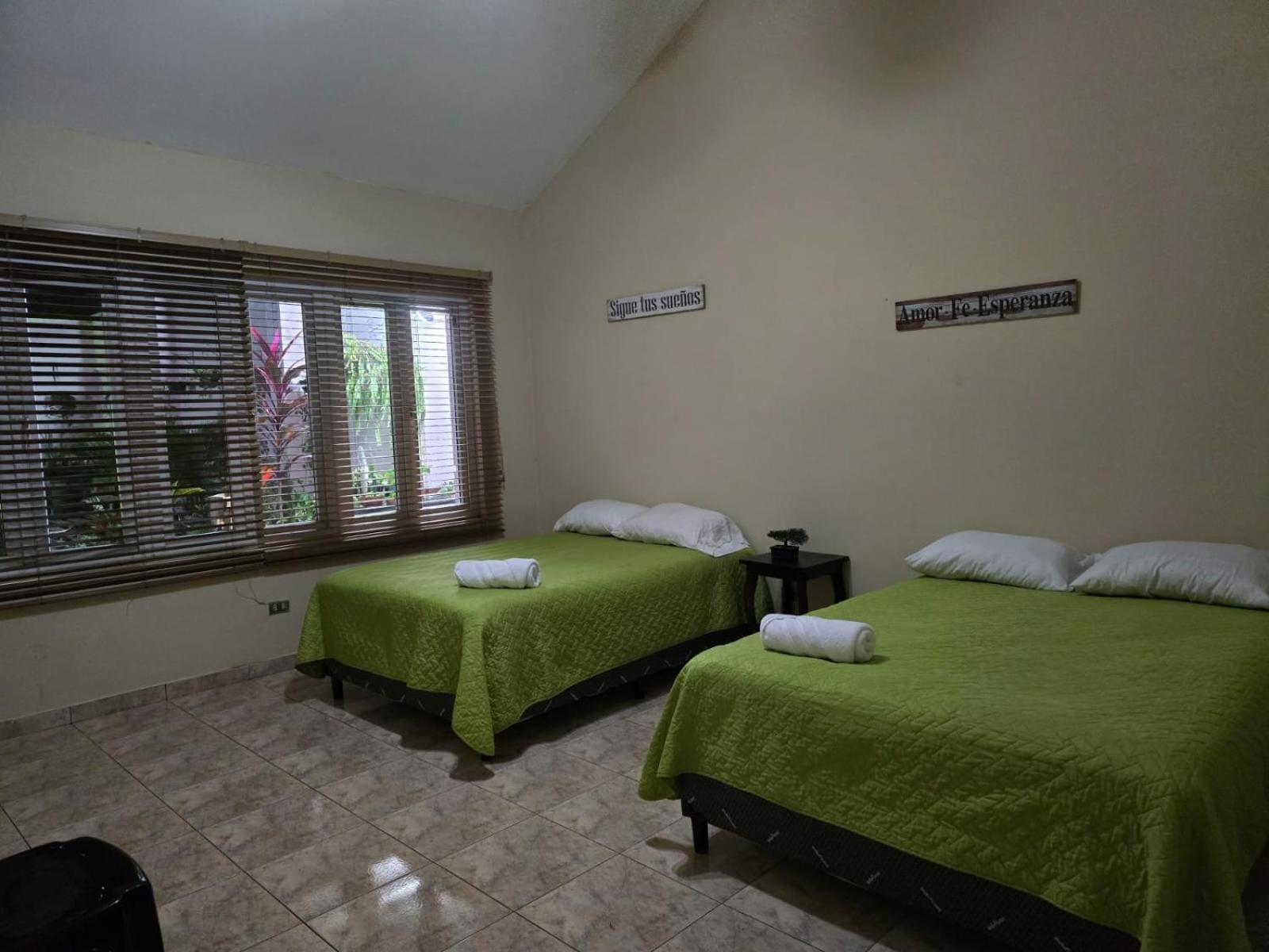 Hostal Casa Luna Santa Ana Luaran gambar
