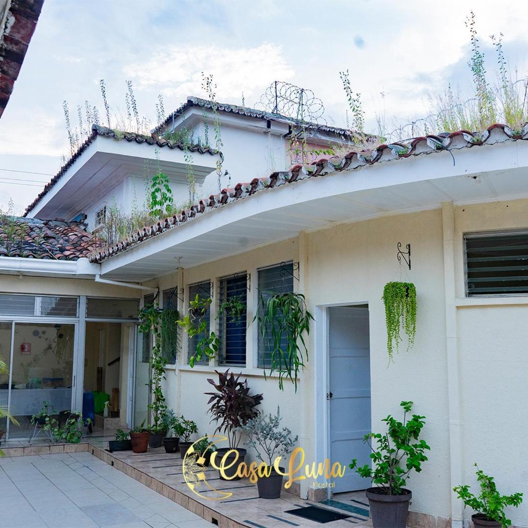 Hostal Casa Luna Santa Ana Luaran gambar